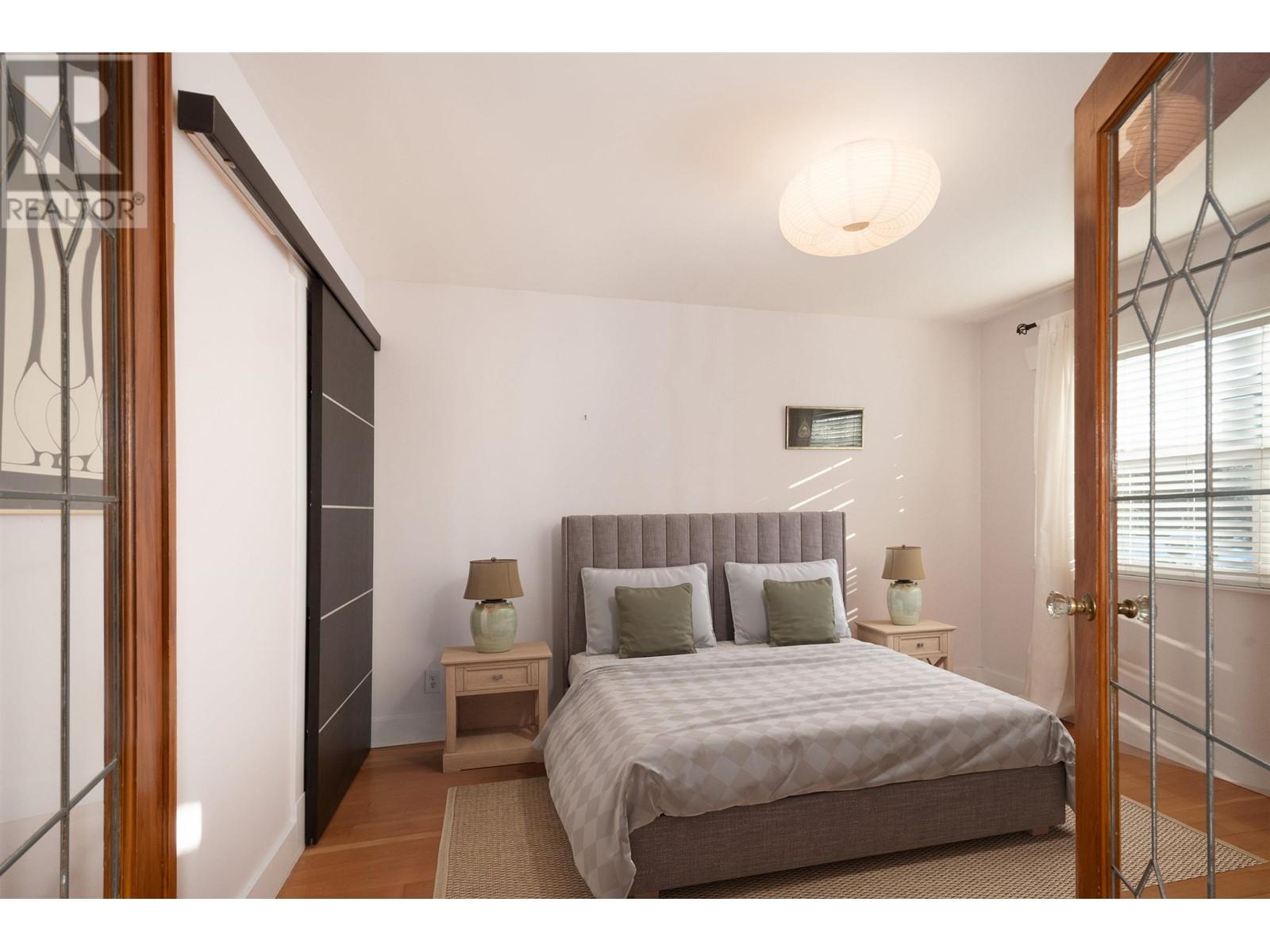 Listing Picture 12 of 40 : 3313 E 26TH AVENUE, Vancouver / 溫哥華 - 魯藝地產 Yvonne Lu Group - MLS Medallion Club Member