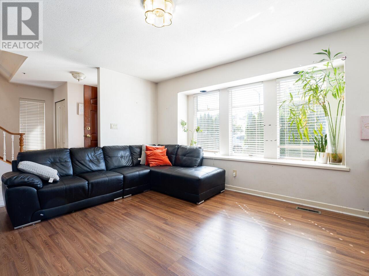 7138 Main Street, Vancouver, British Columbia  V5X 3J2 - Photo 2 - R2961040