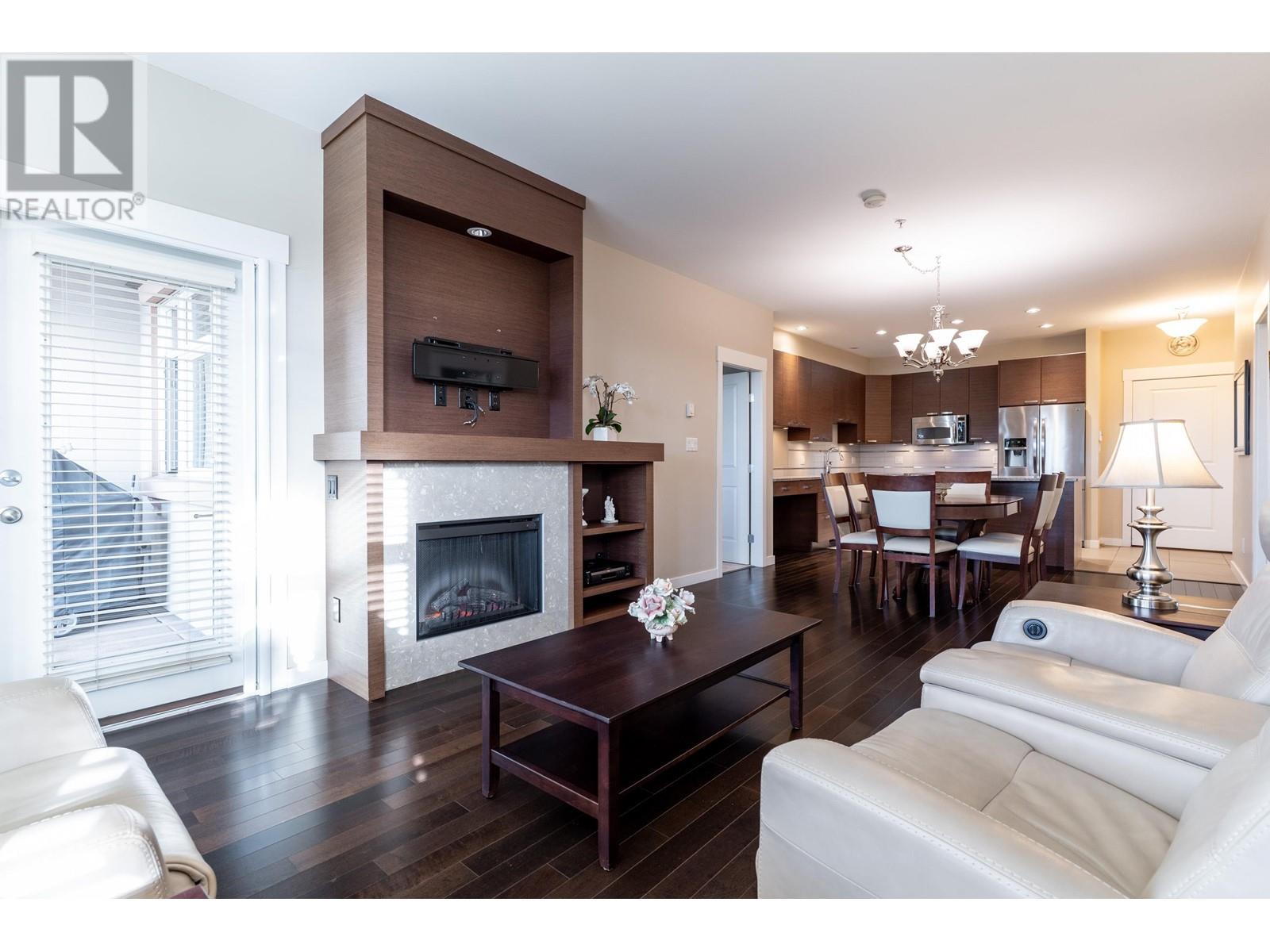 Listing Picture 12 of 28 : 202 4365 HASTINGS STREET, Burnaby / 本拿比 - 魯藝地產 Yvonne Lu Group - MLS Medallion Club Member