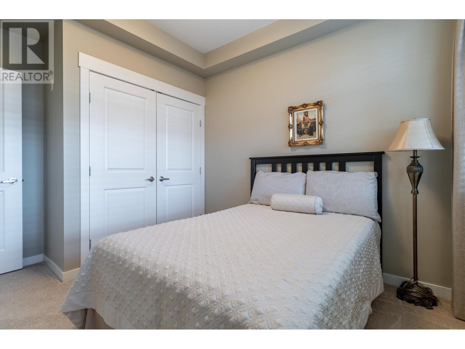 Listing Picture 17 of 28 : 202 4365 HASTINGS STREET, Burnaby / 本拿比 - 魯藝地產 Yvonne Lu Group - MLS Medallion Club Member