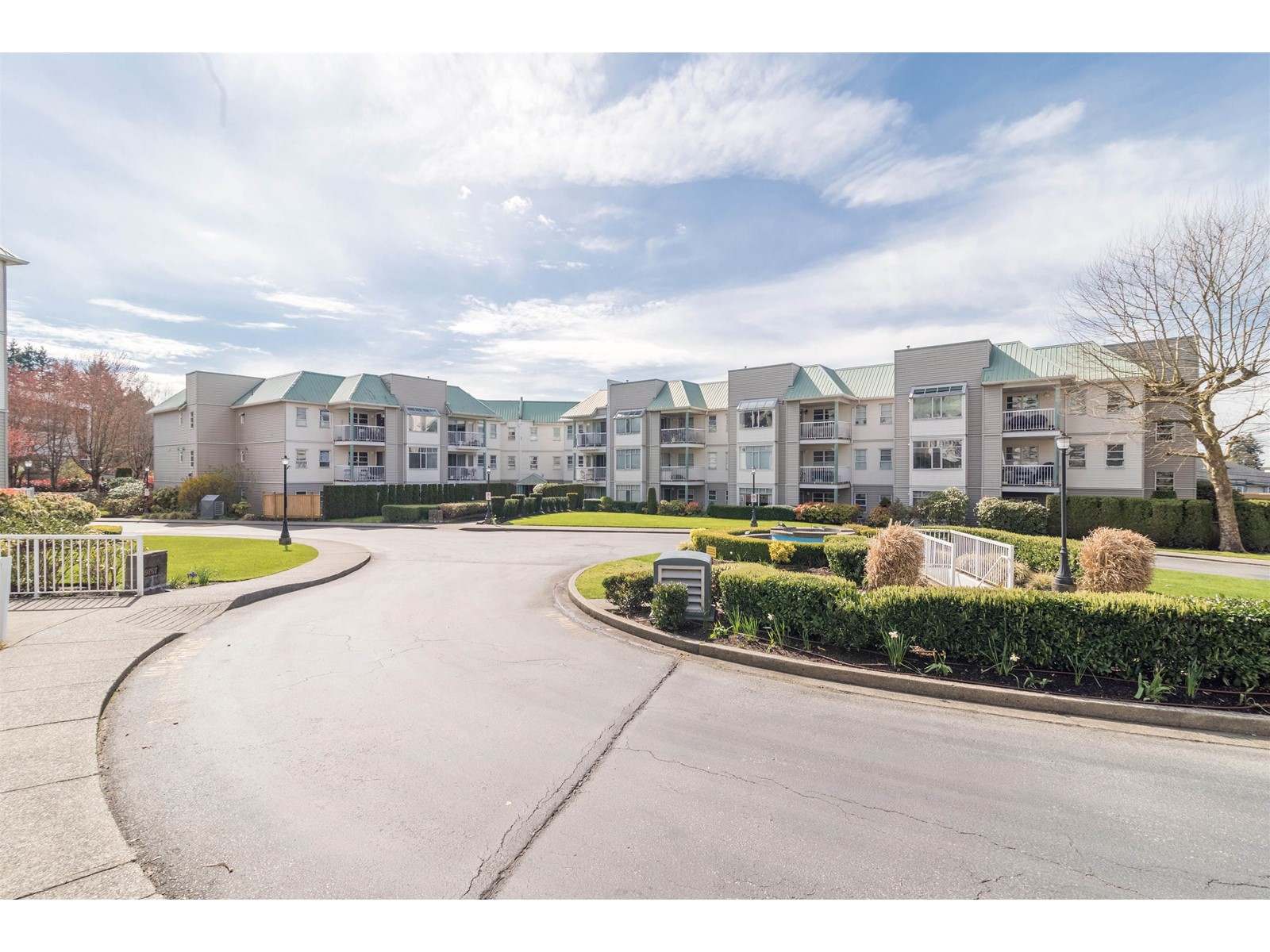 207 9767 140 Street, Surrey, British Columbia  V3T 4M4 - Photo 1 - R2980186