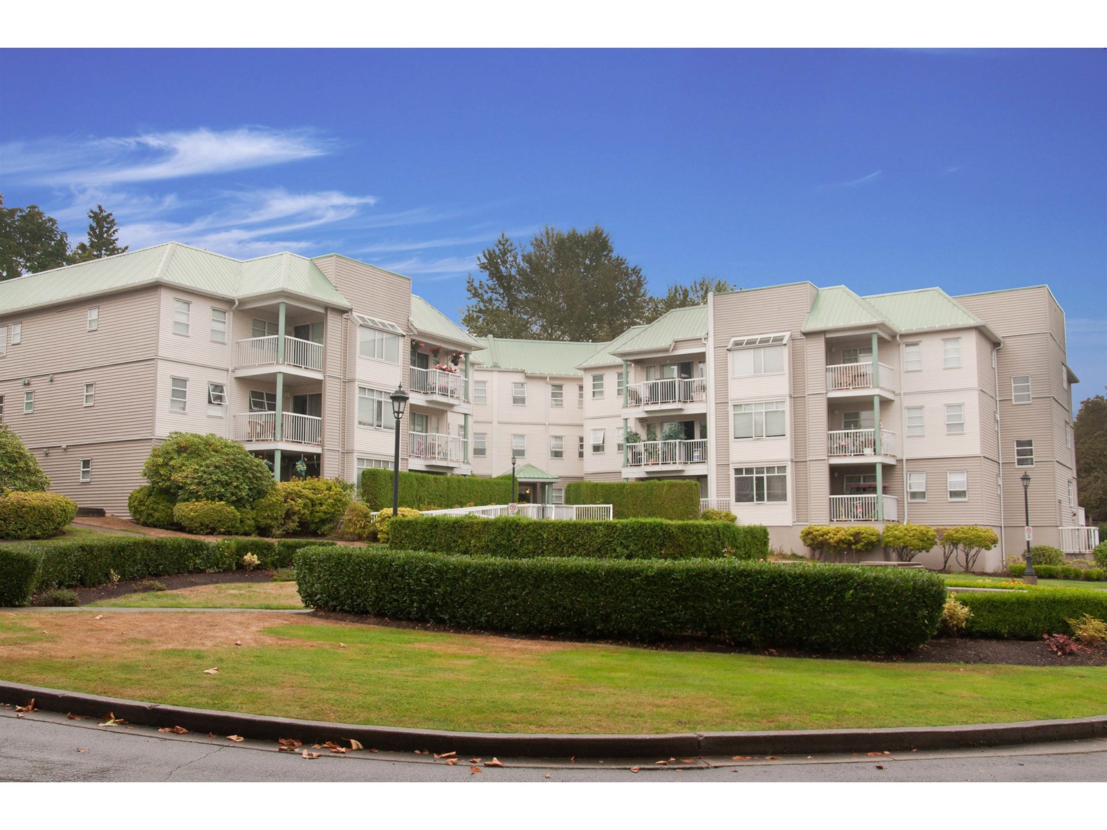 207 9767 140 Street, Surrey, British Columbia  V3T 4M4 - Photo 2 - R2980186