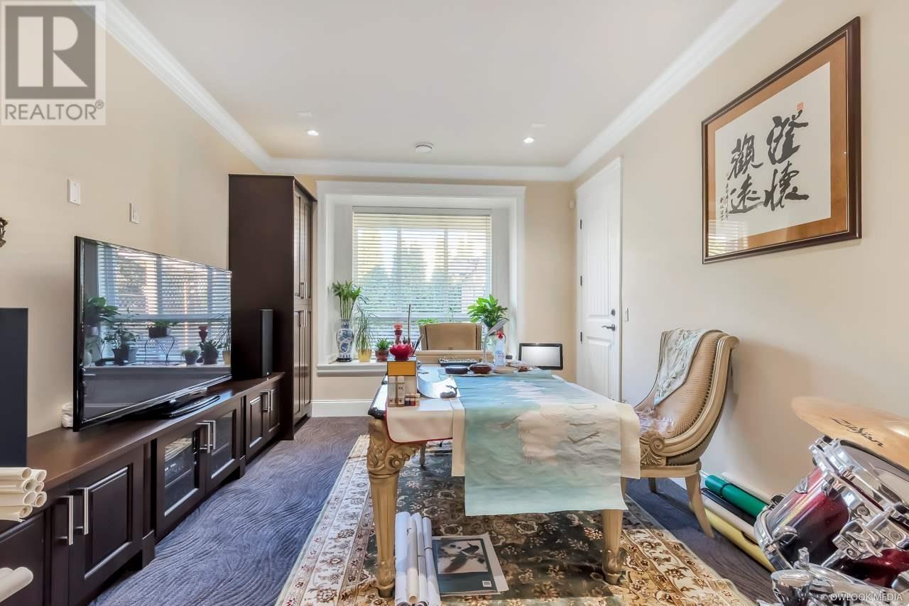 Listing Picture 13 of 23 : 6691 WOODWARDS ROAD, Richmond / 烈治文 - 魯藝地產 Yvonne Lu Group - MLS Medallion Club Member