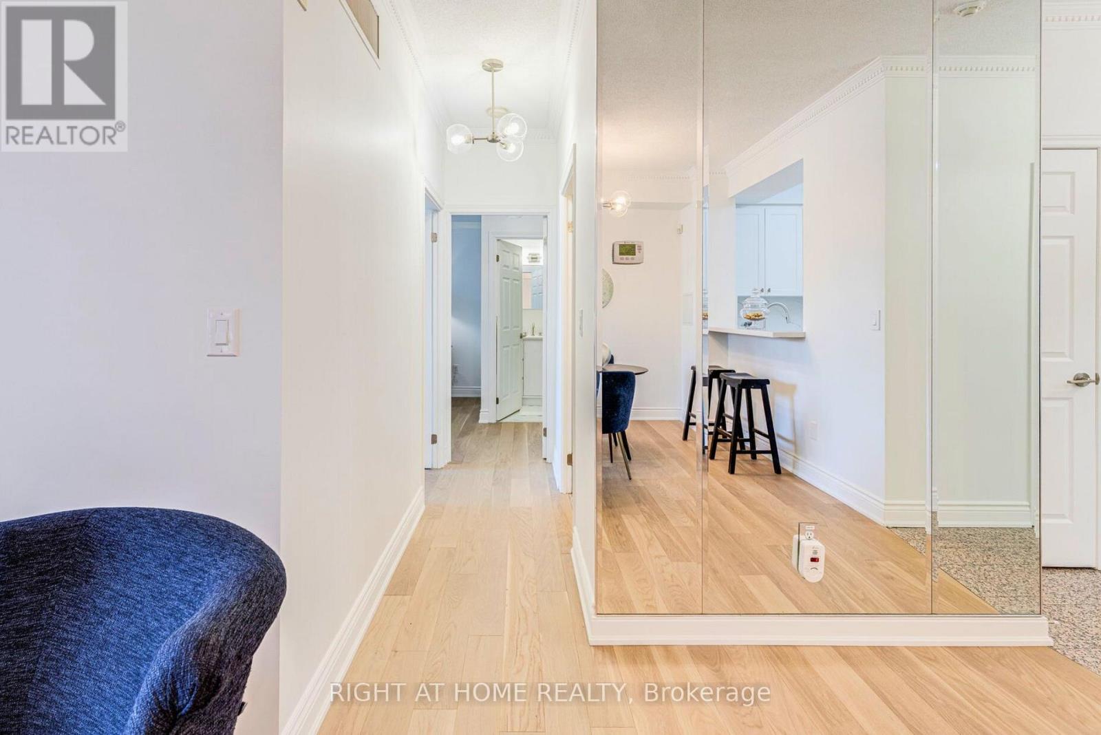 208 - 801 Lawrence Avenue E, Toronto (Banbury-Don Mills), Ontario  M3C 3W2 - Photo 10 - C12032098