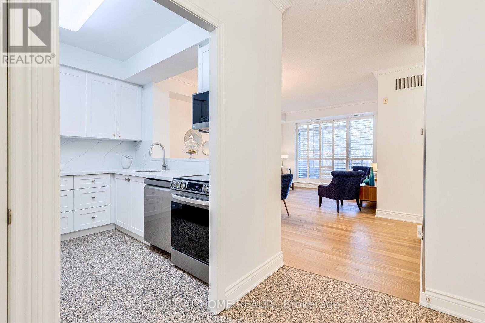 208 - 801 Lawrence Avenue E, Toronto (Banbury-Don Mills), Ontario  M3C 3W2 - Photo 6 - C12032098