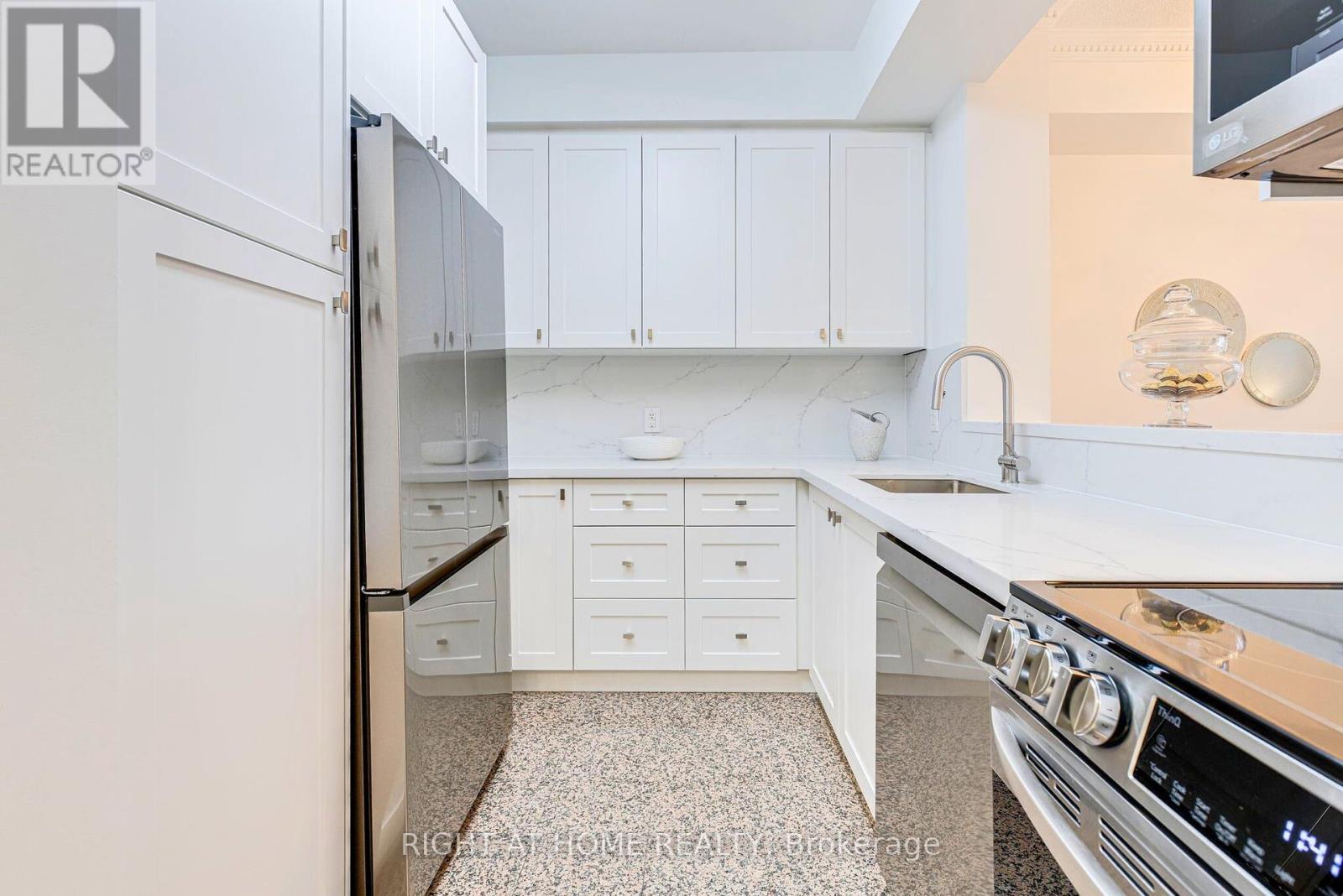 208 - 801 Lawrence Avenue E, Toronto (Banbury-Don Mills), Ontario  M3C 3W2 - Photo 9 - C12032098