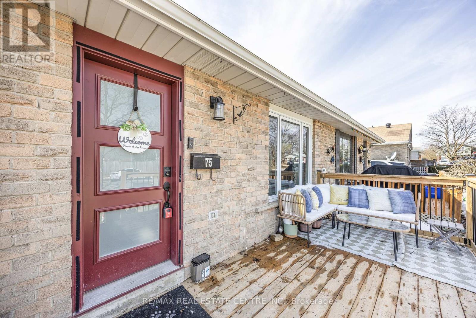 Property at 75 MANOR CRESCENT image 2