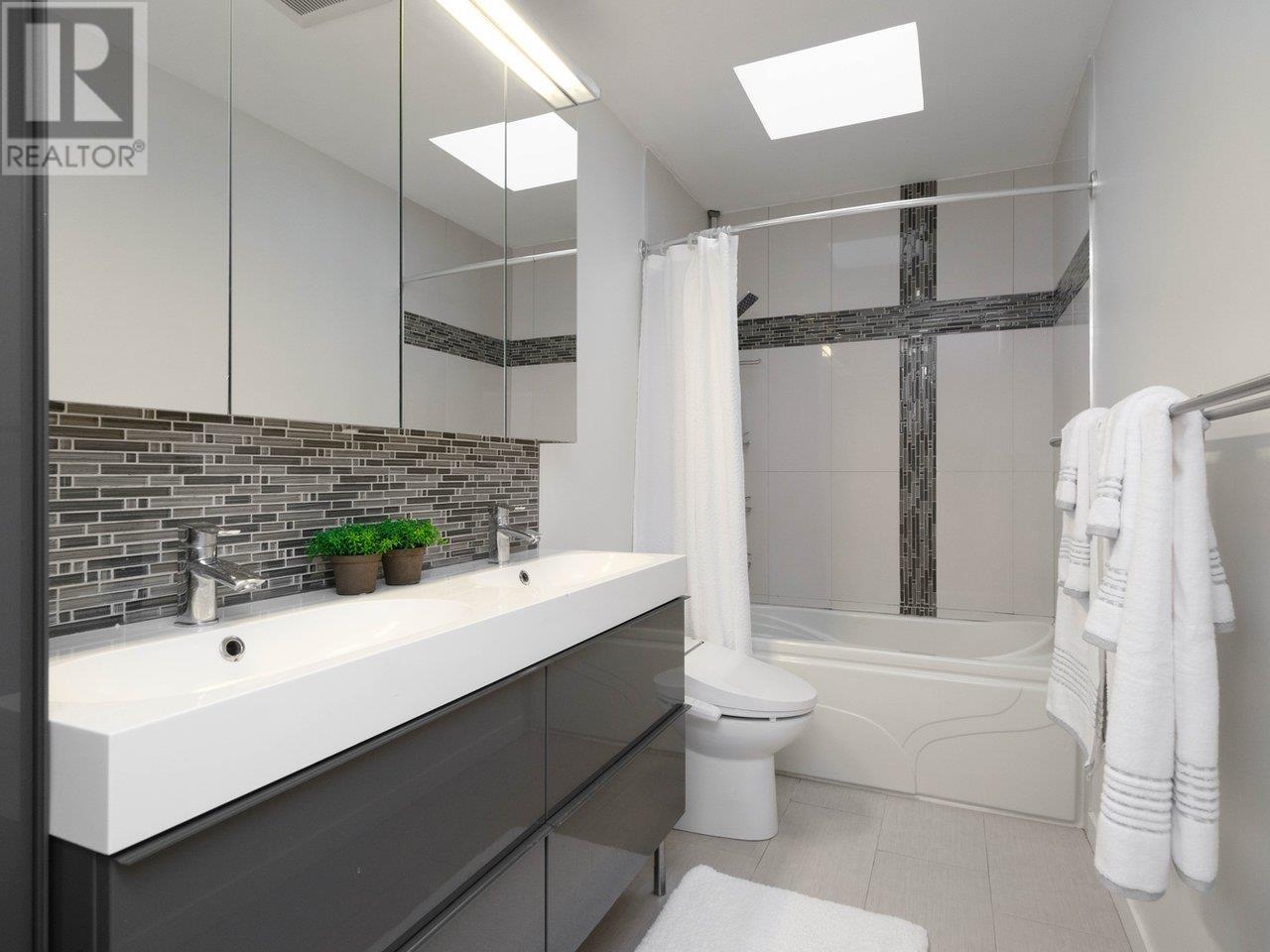 3 266 W 4th Street, North Vancouver, British Columbia  V7M 1H7 - Photo 18 - R2979906