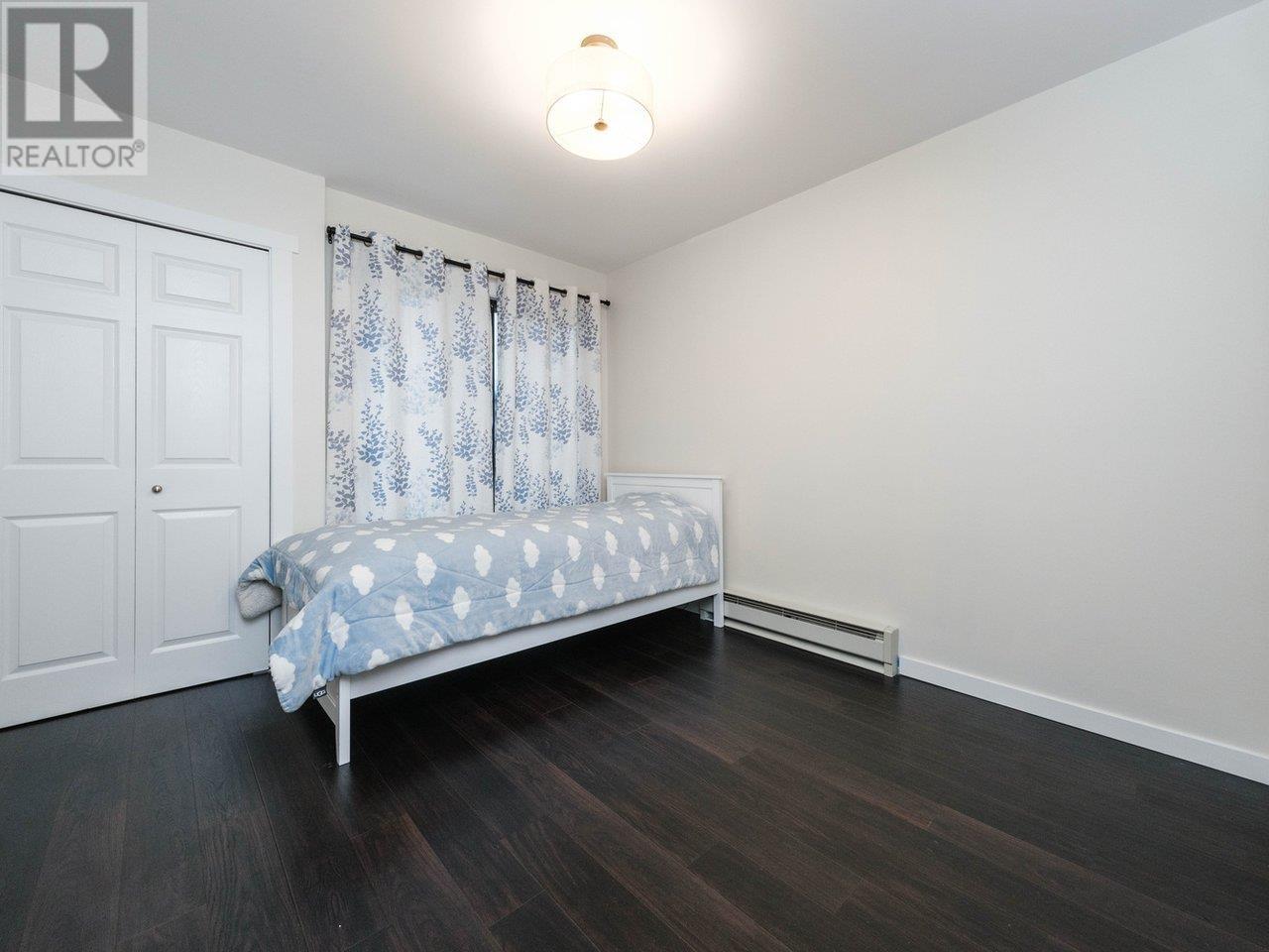 3 266 W 4th Street, North Vancouver, British Columbia  V7M 1H7 - Photo 3 - R2979906