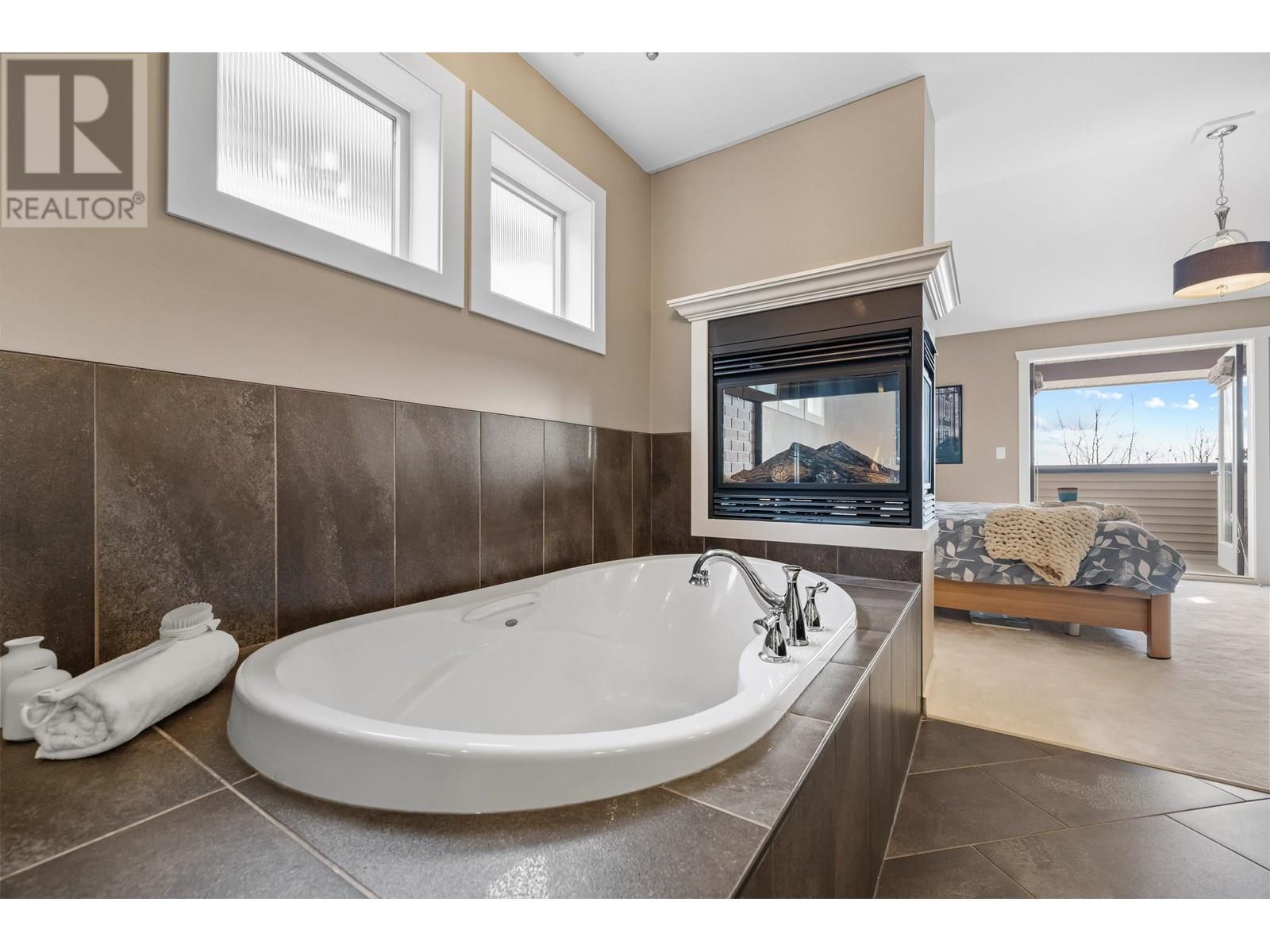 3386 Horizon Drive, Coquitlam, British Columbia  V3E 0E4 - Photo 20 - R2980245