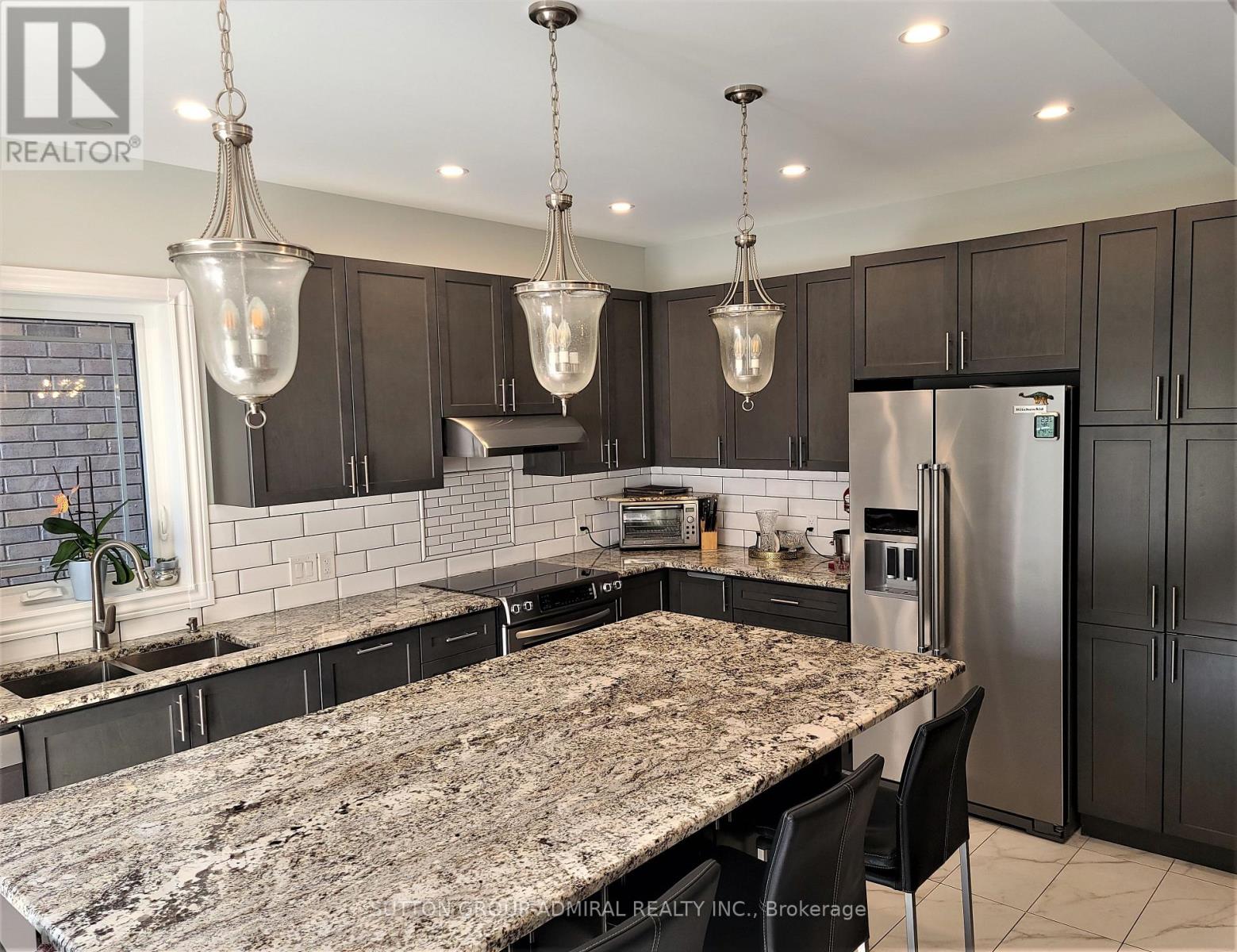 Property at 282 DALGLEISH TRAIL image 3