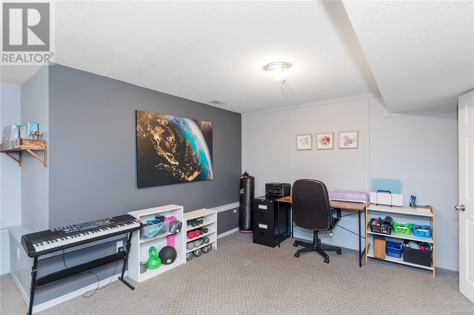 Property at 5106 Carol Pl image 3