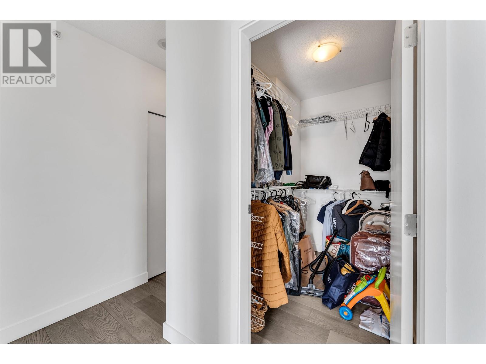 Listing Picture 14 of 19 : 3202 928 BEATTY STREET, Vancouver / 溫哥華 - 魯藝地產 Yvonne Lu Group - MLS Medallion Club Member