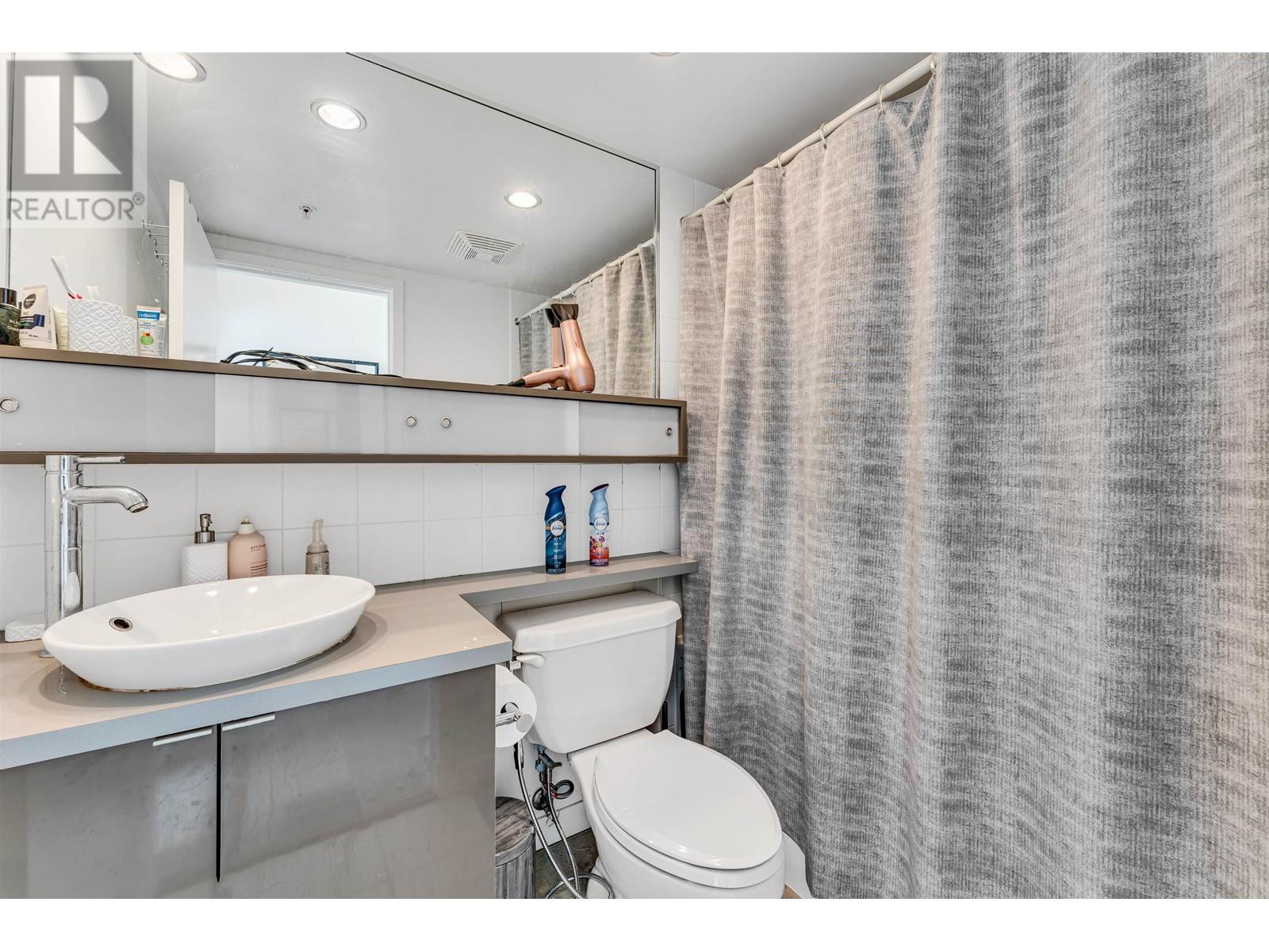 Listing Picture 5 of 19 : 3202 928 BEATTY STREET, Vancouver / 溫哥華 - 魯藝地產 Yvonne Lu Group - MLS Medallion Club Member