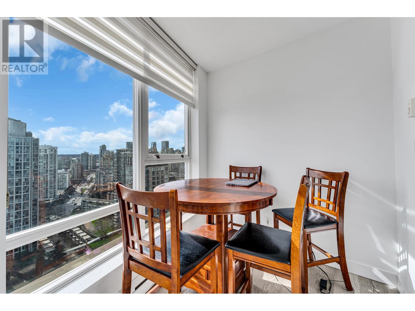 Listing Picture 16 of 19 : 3202 928 BEATTY STREET, Vancouver / 溫哥華 - 魯藝地產 Yvonne Lu Group - MLS Medallion Club Member