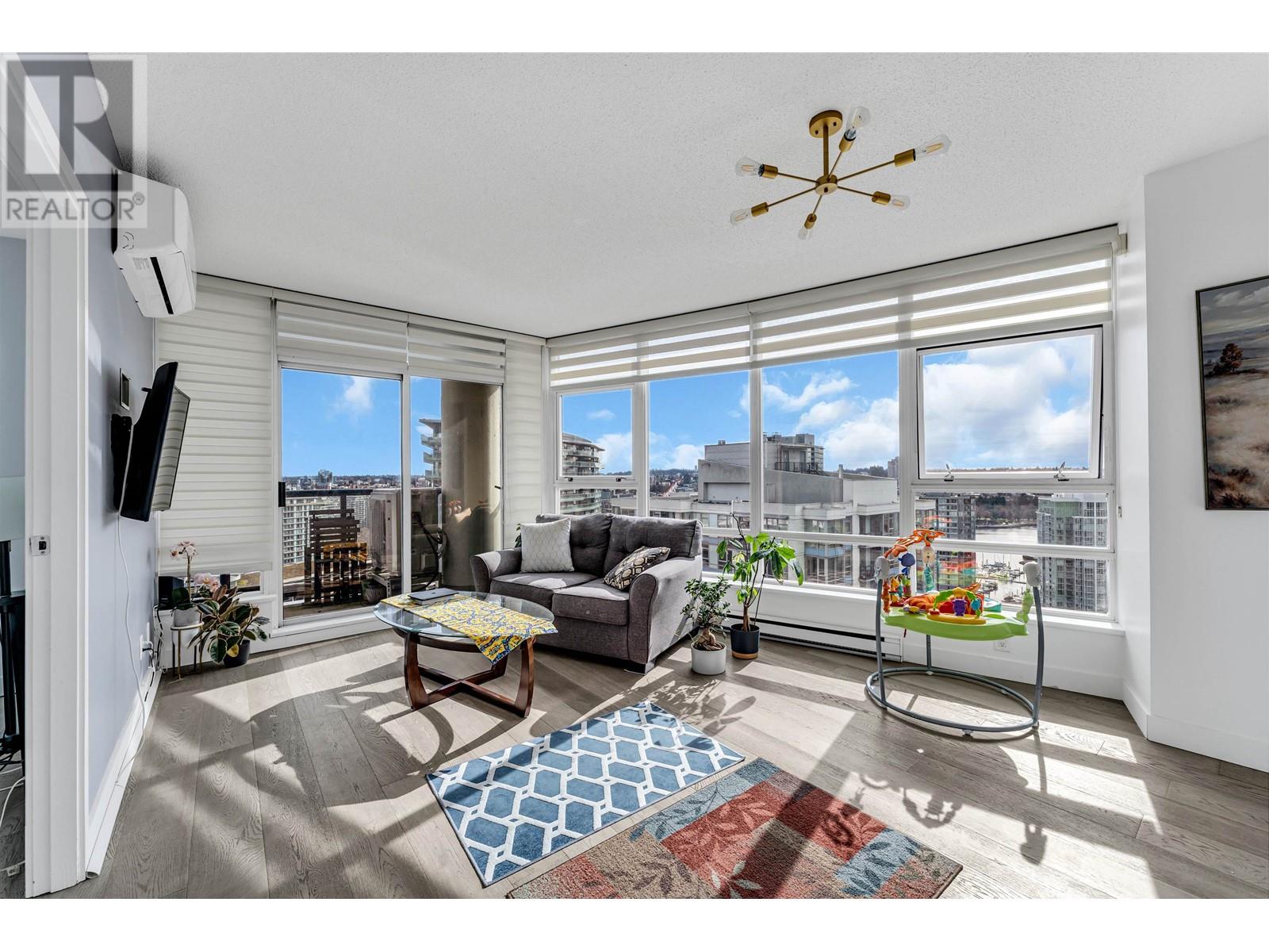 Listing Picture 3 of 19 : 3202 928 BEATTY STREET, Vancouver / 溫哥華 - 魯藝地產 Yvonne Lu Group - MLS Medallion Club Member