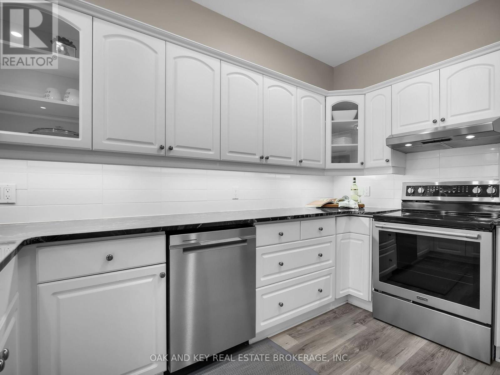 Photo 17 of 50 for 42 Quinella Place