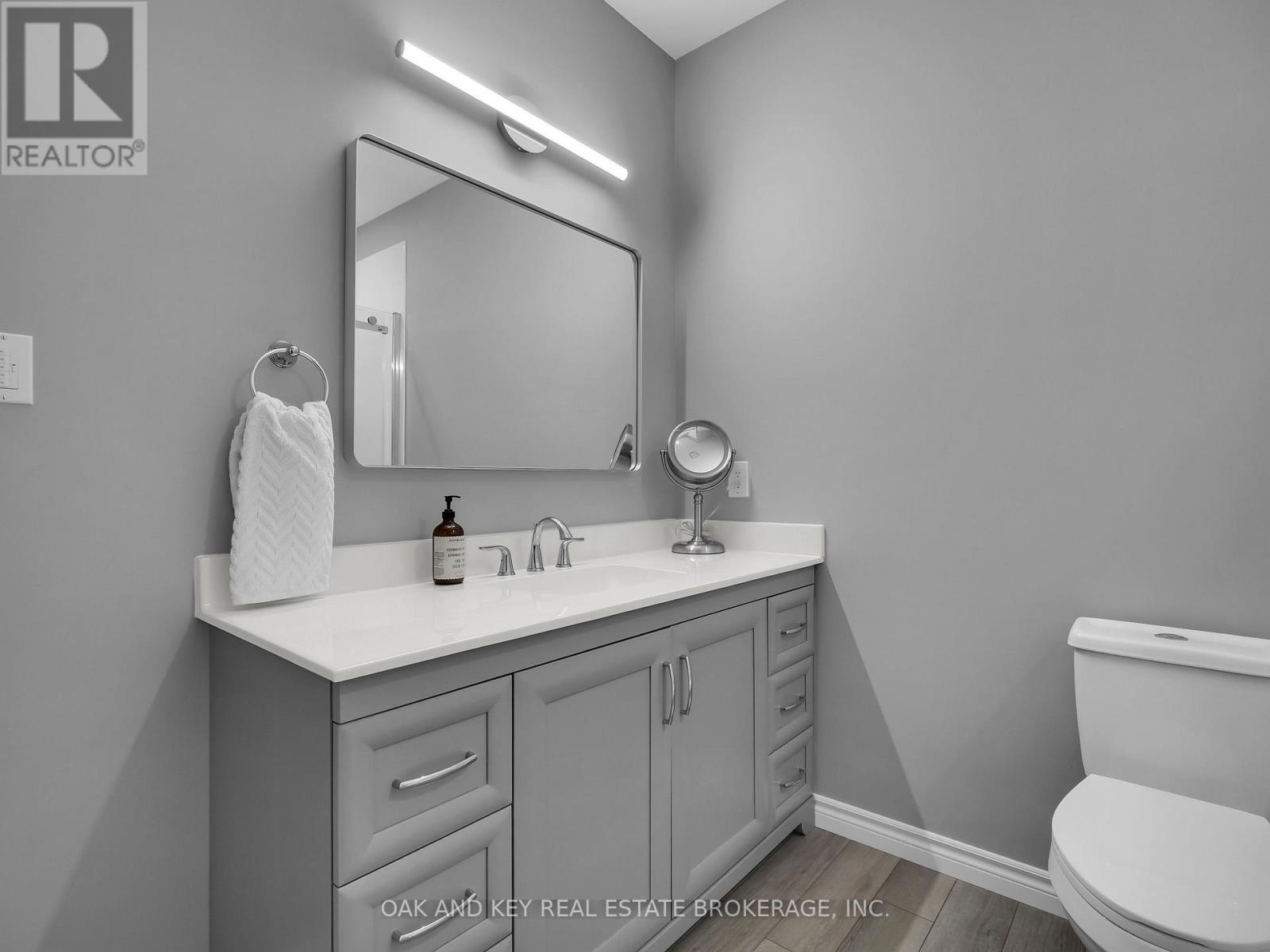 Photo 25 of 50 for 42 Quinella Place