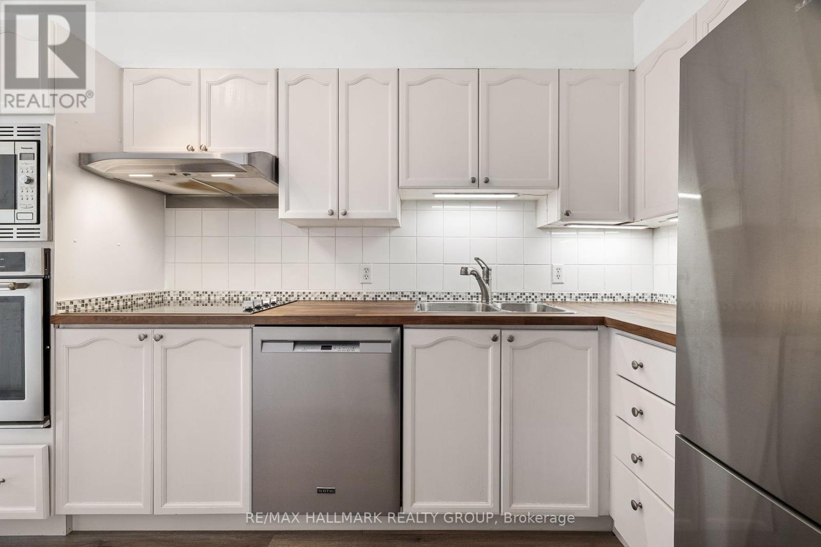 Property at 25 - 1400 WILDBERRY COURT image 3