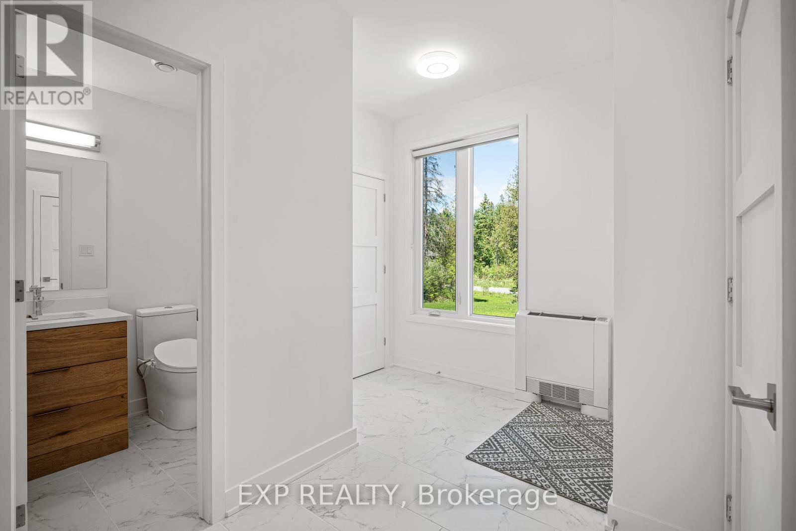 156 Country Meadow Drive, Ottawa, Ontario  K0A 1L0 - Photo 2 - X12032254