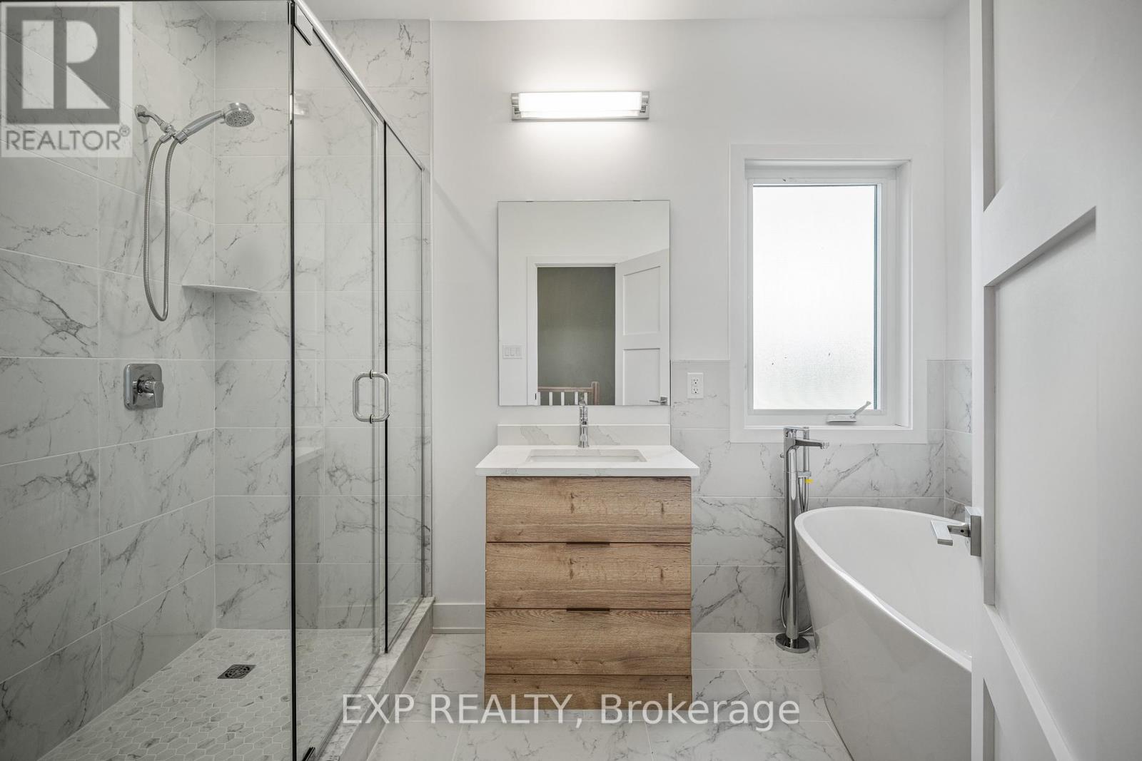 156 Country Meadow Drive, Ottawa, Ontario  K0A 1L0 - Photo 8 - X12032254