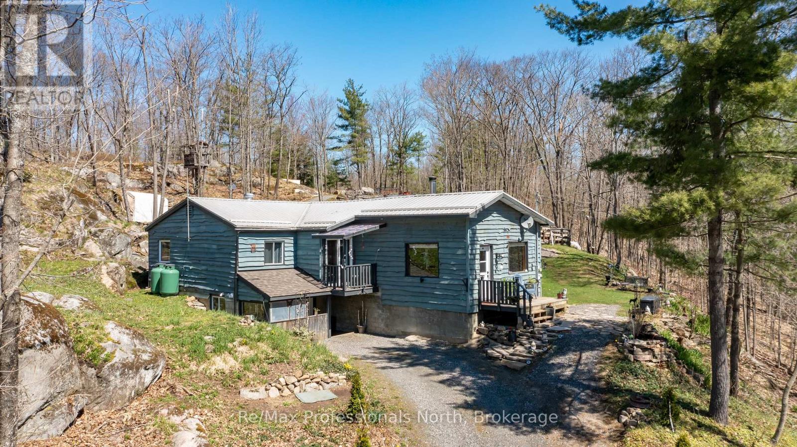1017 Barlochan Road, Muskoka Lakes, Ontario  P1P 1R2 - Photo 2 - X12018767