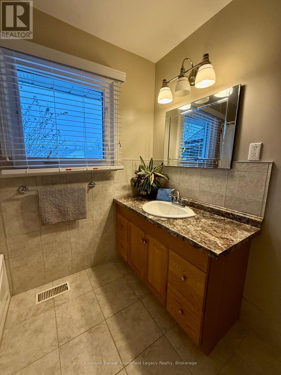39 Agincourt Gardens, London South, Ontario  N5Z 4E5 - Photo 24 - X12027673