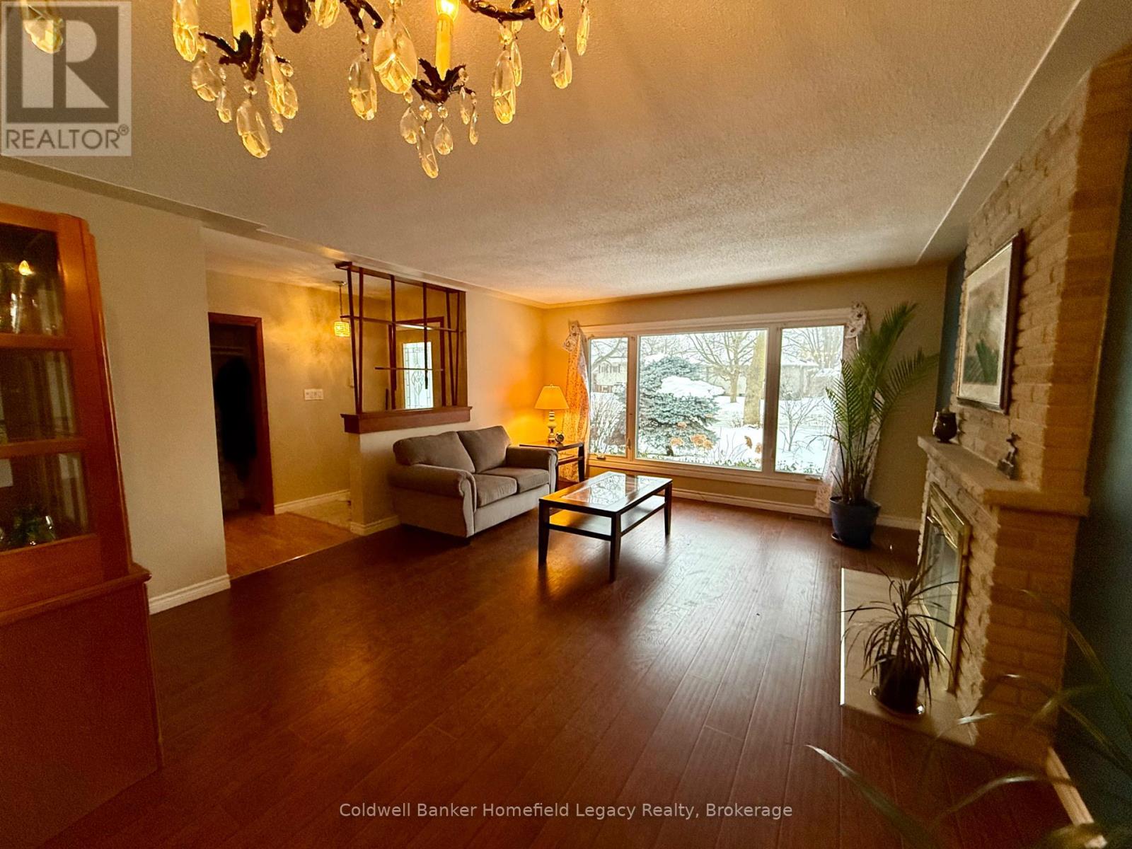 39 Agincourt Gardens, London South, Ontario  N5Z 4E5 - Photo 8 - X12027673