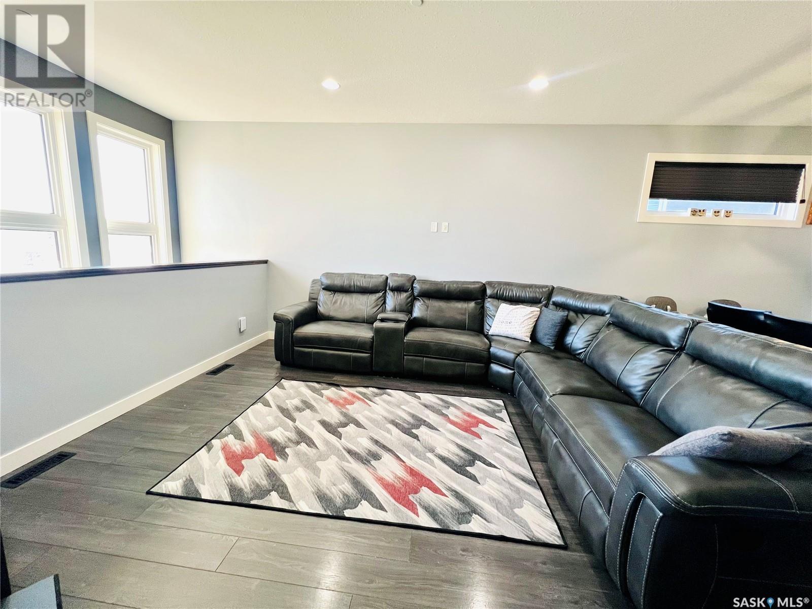 Property at 617 Douglas DRIVE image 4
