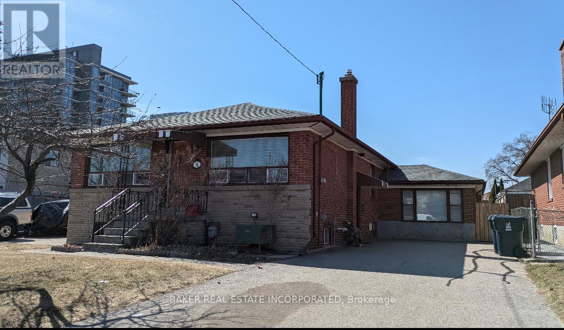 4 Nordin Avenue, Toronto, Ontario  M8Z 2B1 - Photo 2 - W12032262