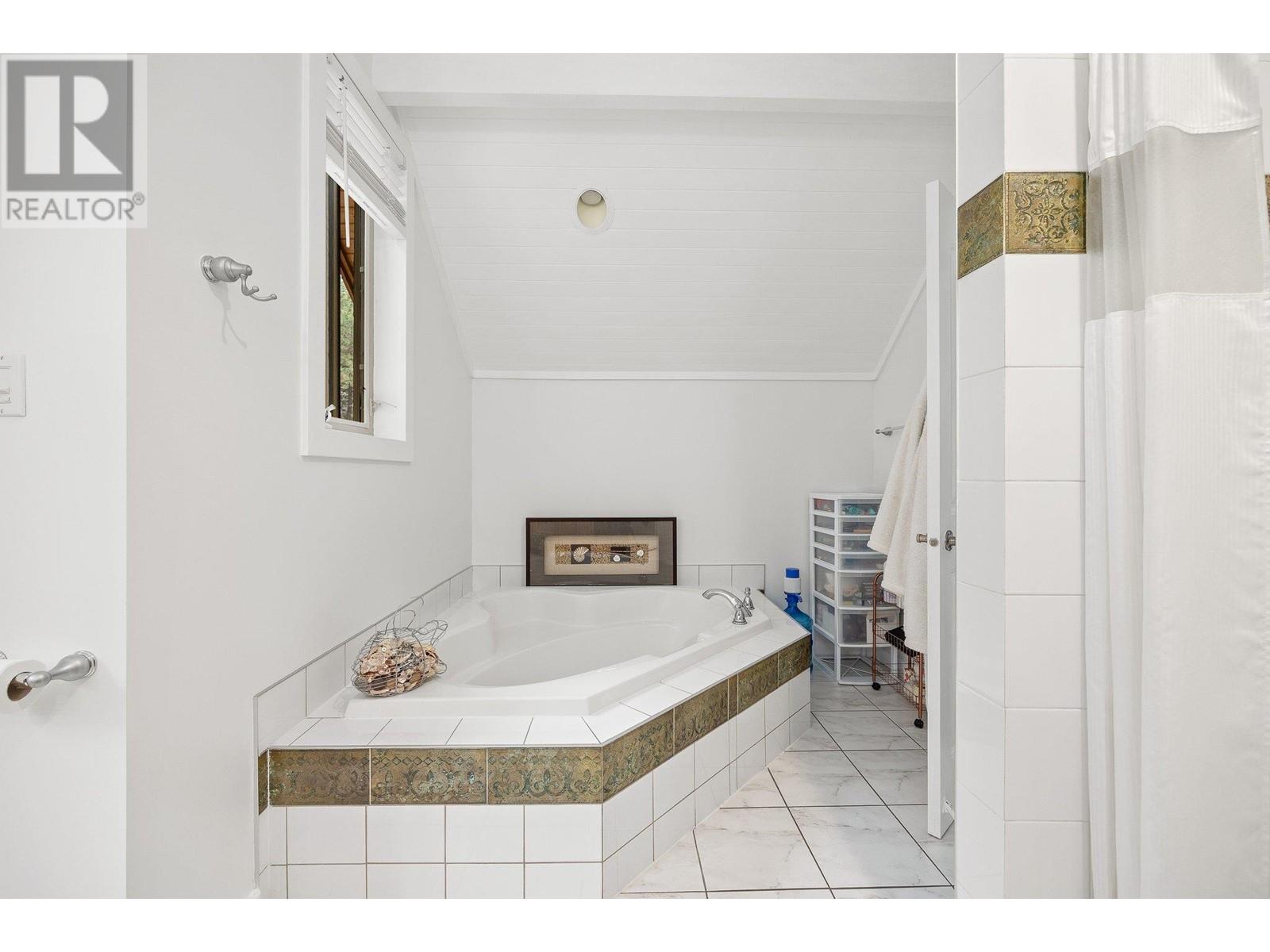 9143 Tronson Road, Vernon, British Columbia  V1H 1E2 - Photo 37 - 10338589