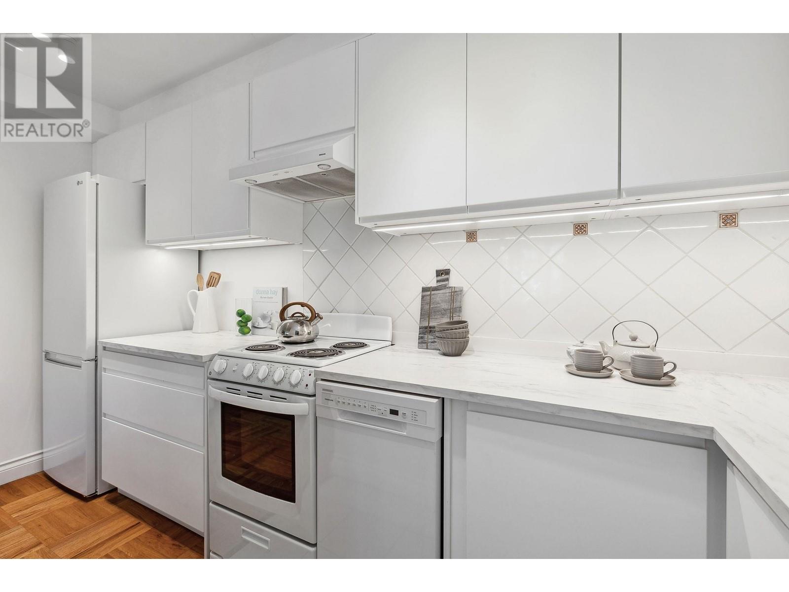 103 1750 Esquimalt Avenue, West Vancouver, British Columbia  V7V 1R8 - Photo 11 - R2980309