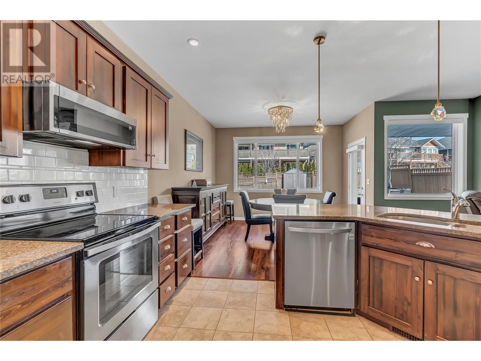 Property at 4400 McLean Creek Road Unit# 112 image 3