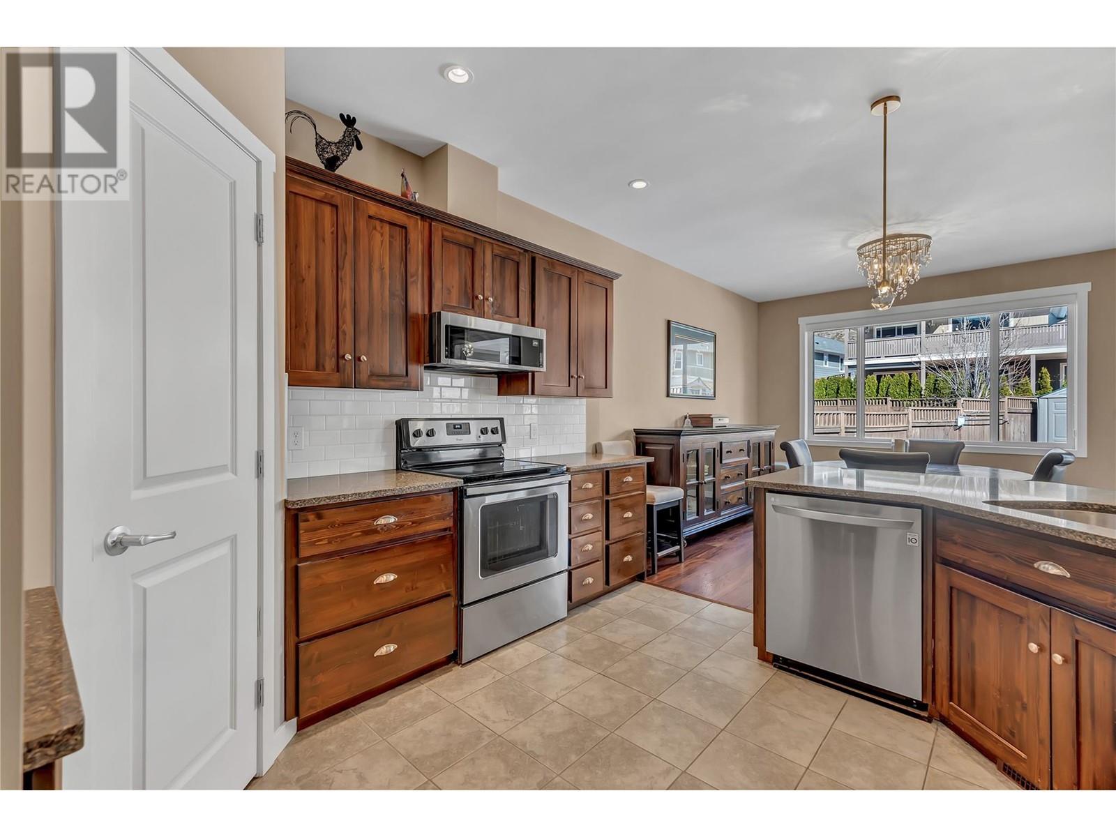 Property at 4400 McLean Creek Road Unit# 112 image 5