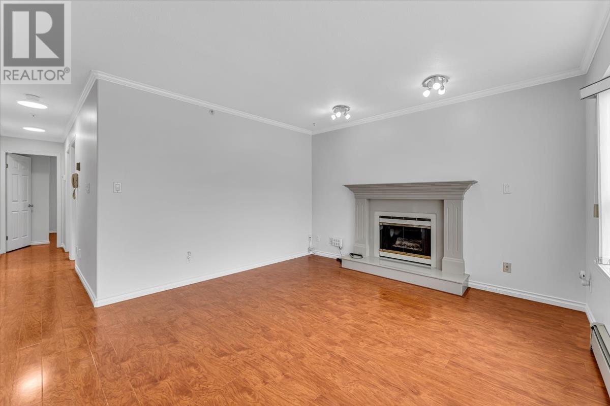 Listing Picture 3 of 37 : 3221 WILLIAM STREET, Vancouver / 溫哥華 - 魯藝地產 Yvonne Lu Group - MLS Medallion Club Member