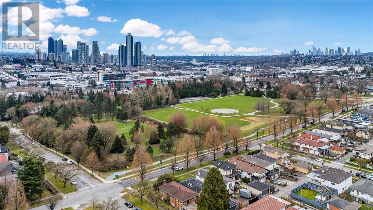 Listing Picture 34 of 37 : 3221 WILLIAM STREET, Vancouver / 溫哥華 - 魯藝地產 Yvonne Lu Group - MLS Medallion Club Member