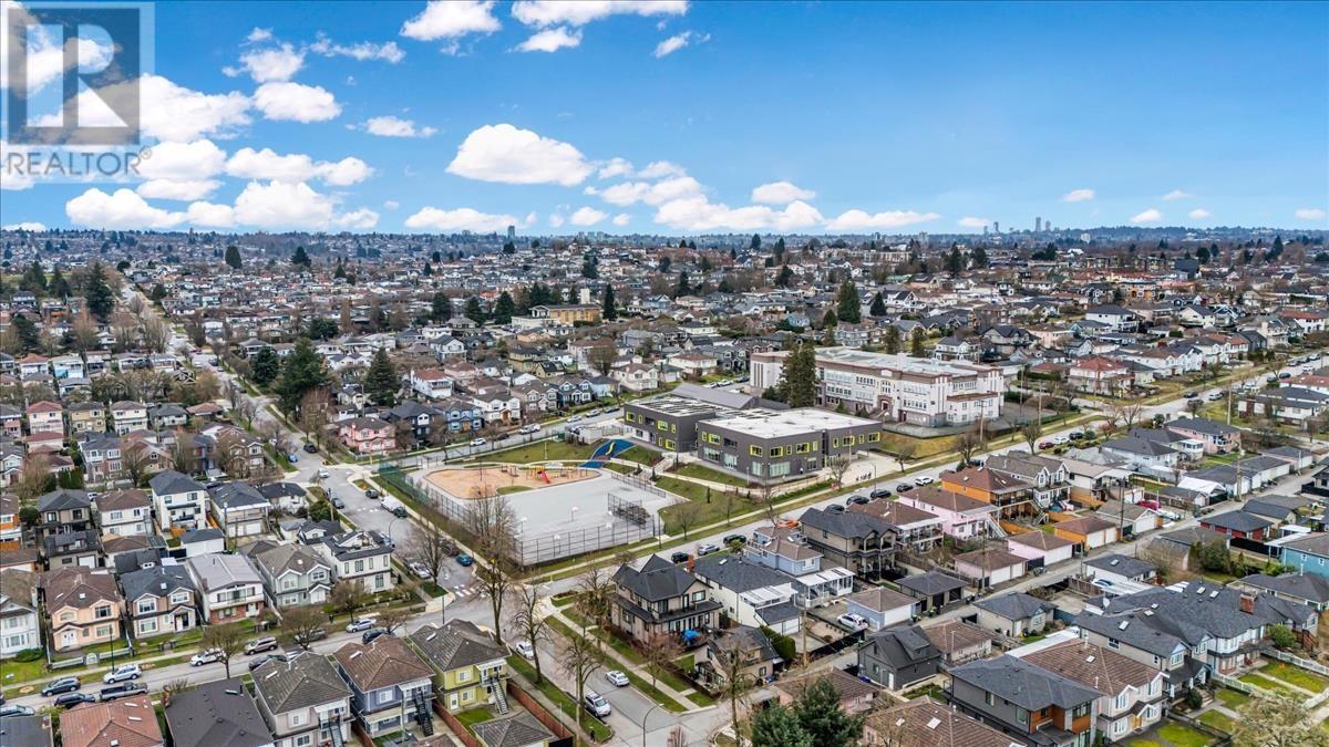 Listing Picture 35 of 37 : 3221 WILLIAM STREET, Vancouver / 溫哥華 - 魯藝地產 Yvonne Lu Group - MLS Medallion Club Member