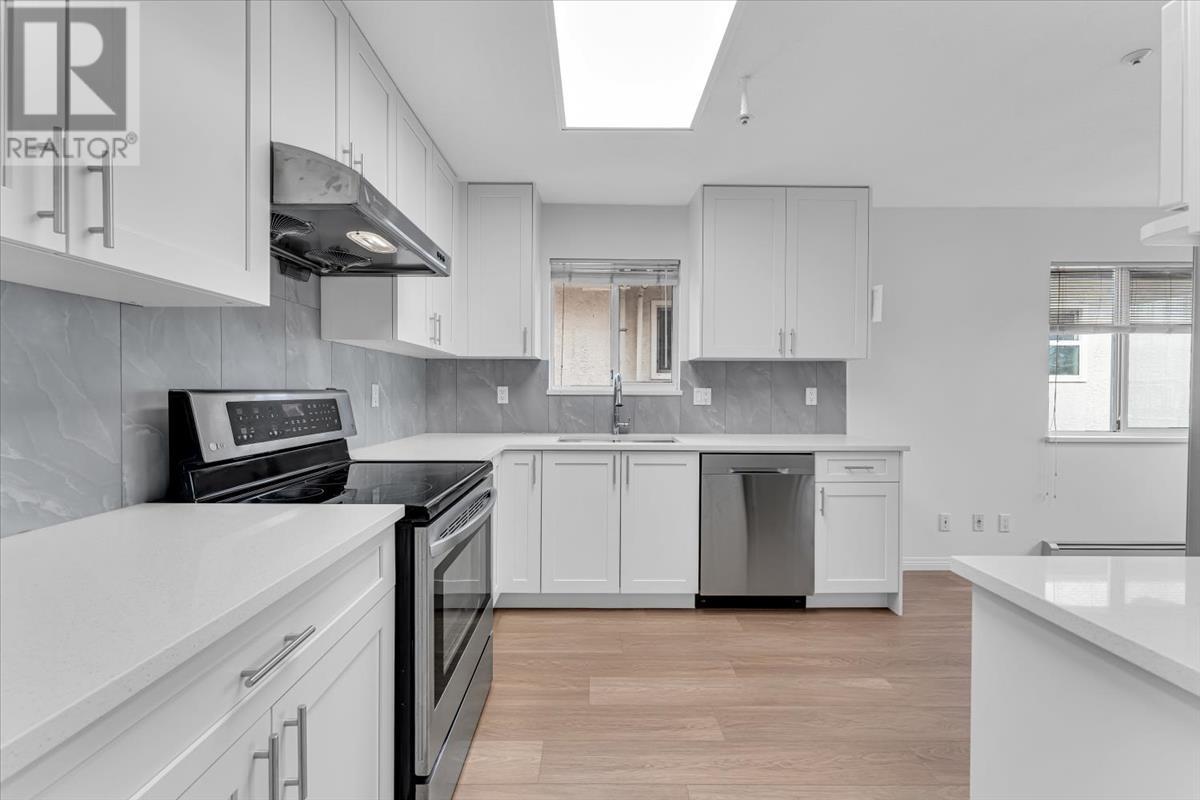Listing Picture 7 of 37 : 3221 WILLIAM STREET, Vancouver / 溫哥華 - 魯藝地產 Yvonne Lu Group - MLS Medallion Club Member