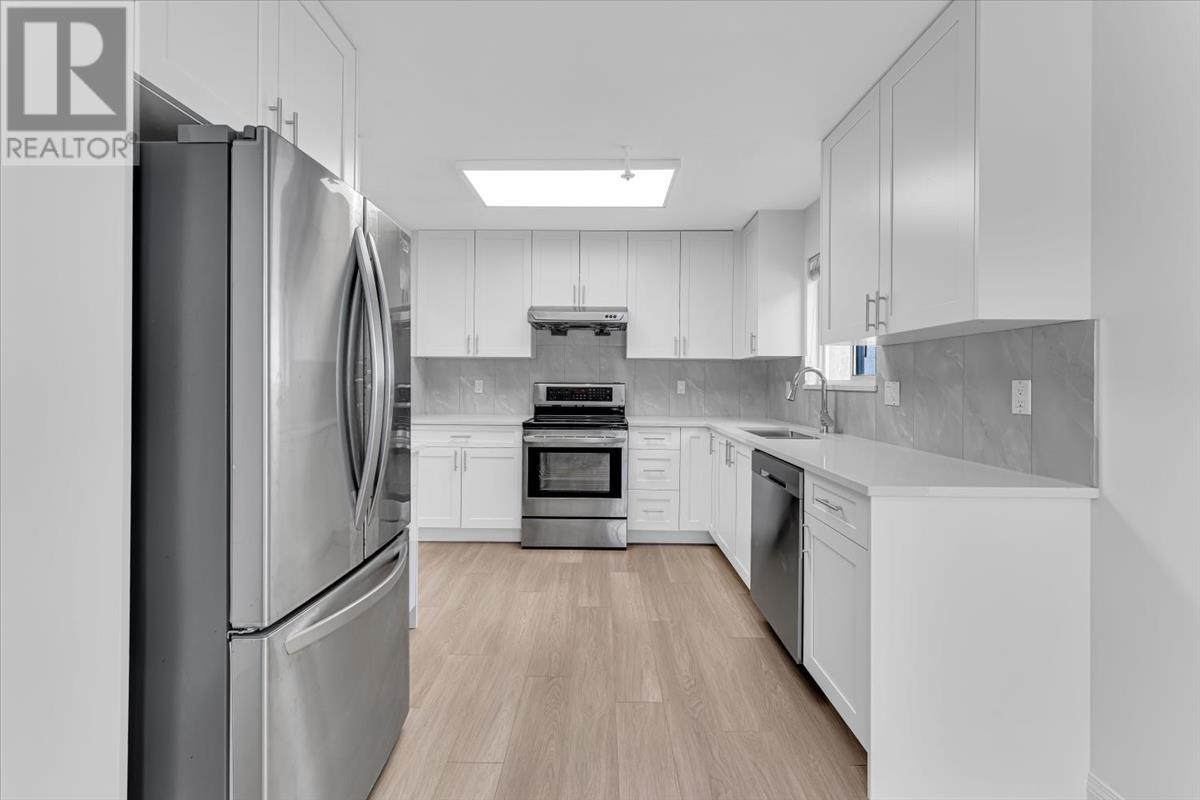 Listing Picture 8 of 37 : 3221 WILLIAM STREET, Vancouver / 溫哥華 - 魯藝地產 Yvonne Lu Group - MLS Medallion Club Member