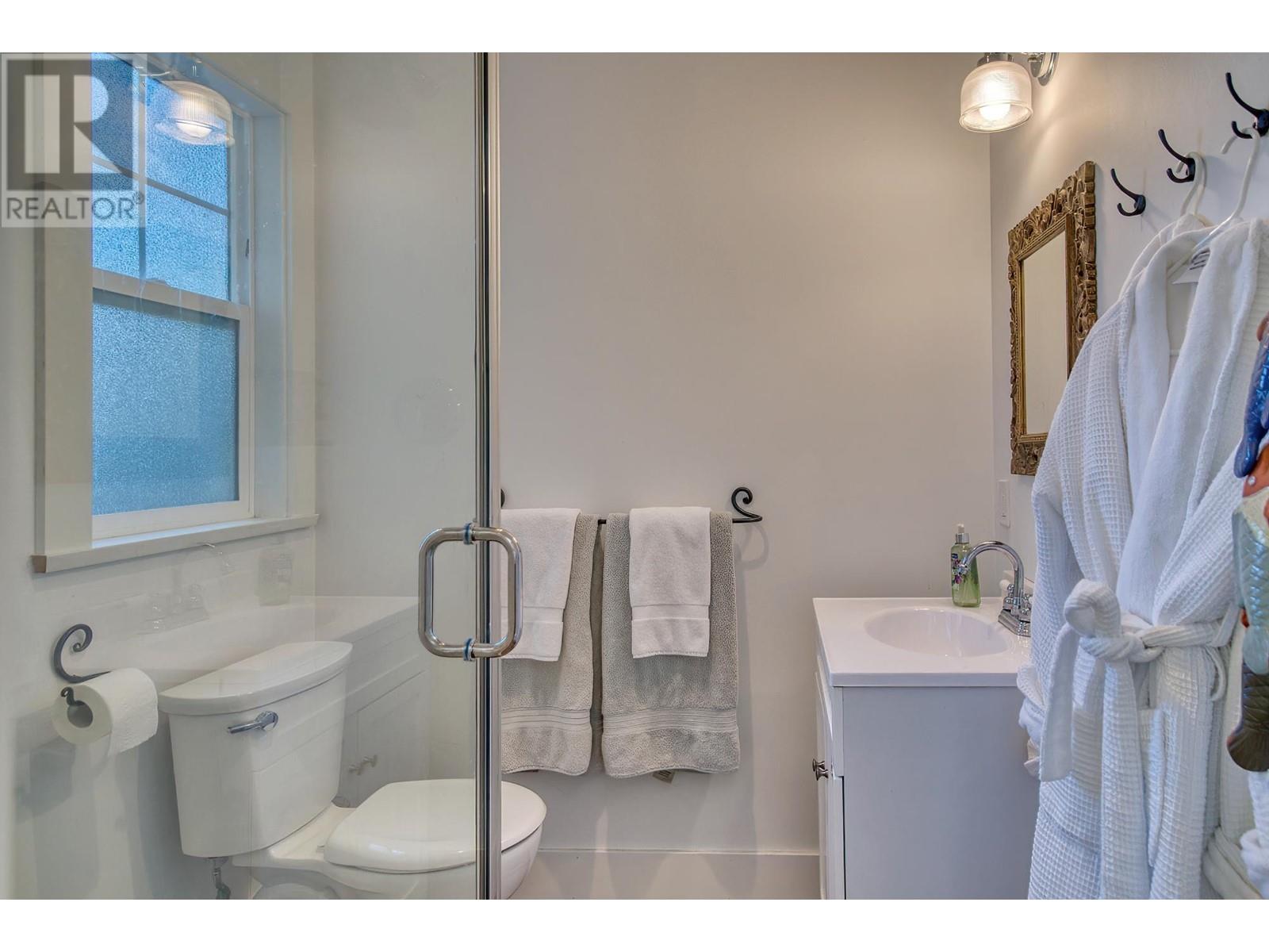 3258 Beach Avenue, Roberts Creek, British Columbia  V0N 2W2 - Photo 27 - R2980308
