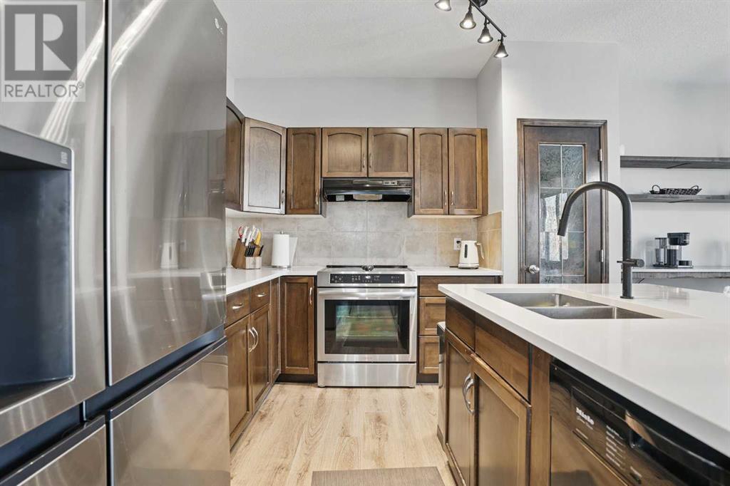 77 Rockyspring Point Nw, Calgary, Alberta  T3G 6A1 - Photo 12 - A2204044
