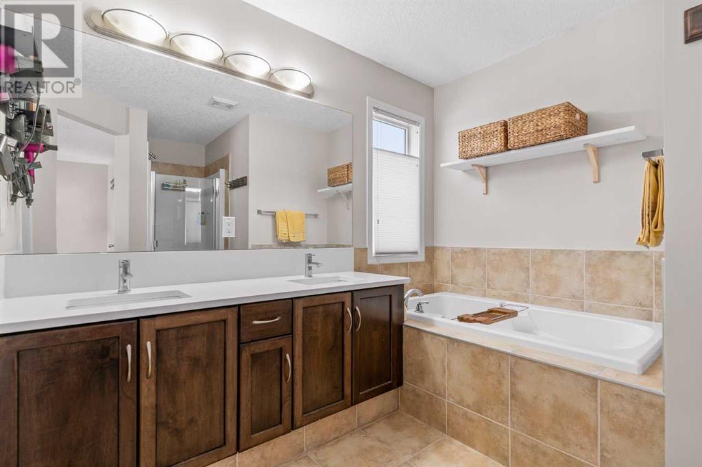 77 Rockyspring Point Nw, Calgary, Alberta  T3G 6A1 - Photo 23 - A2204044