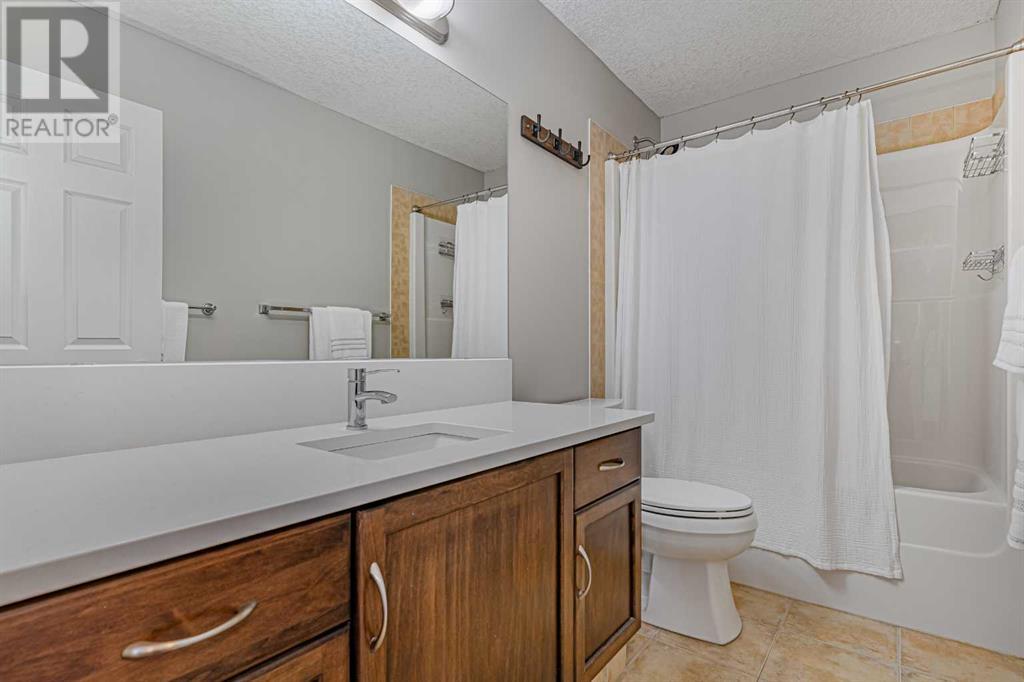 77 Rockyspring Point Nw, Calgary, Alberta  T3G 6A1 - Photo 28 - A2204044