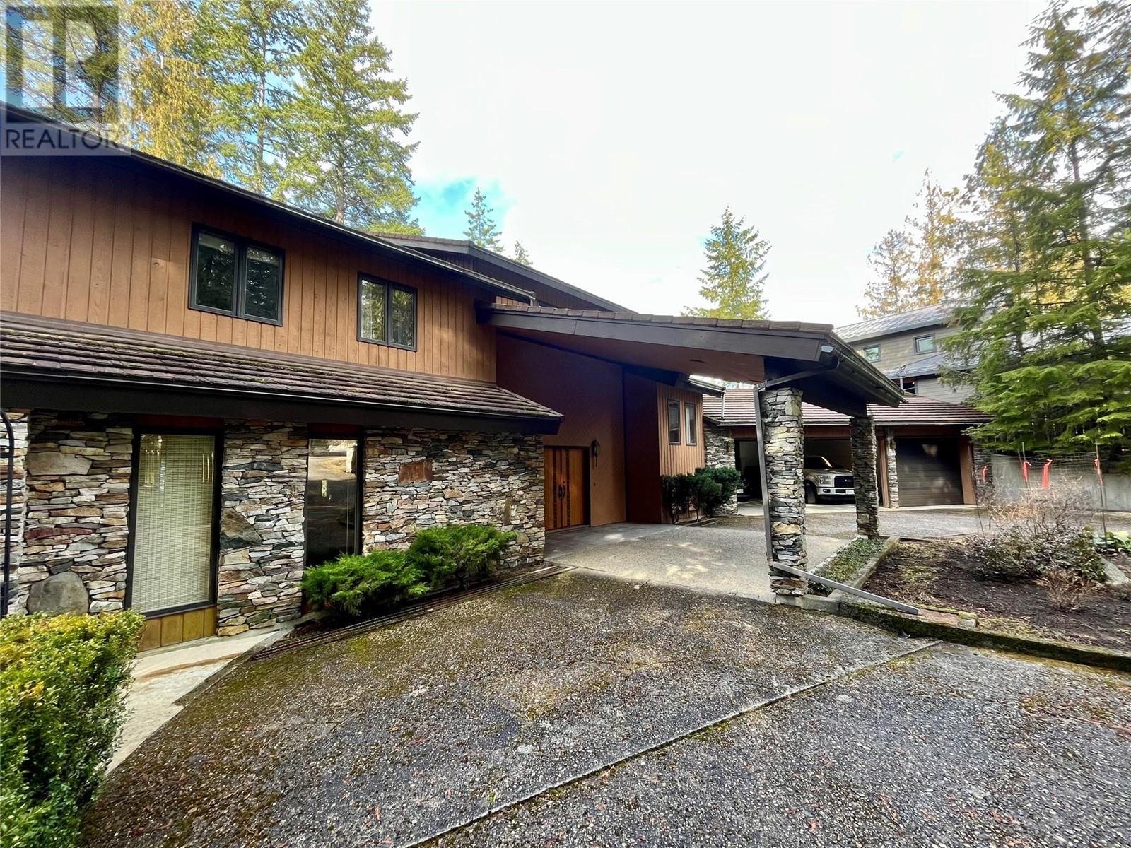 231 Glenacres Road, Nakusp, British Columbia  V0G 1R0 - Photo 1 - 10339305