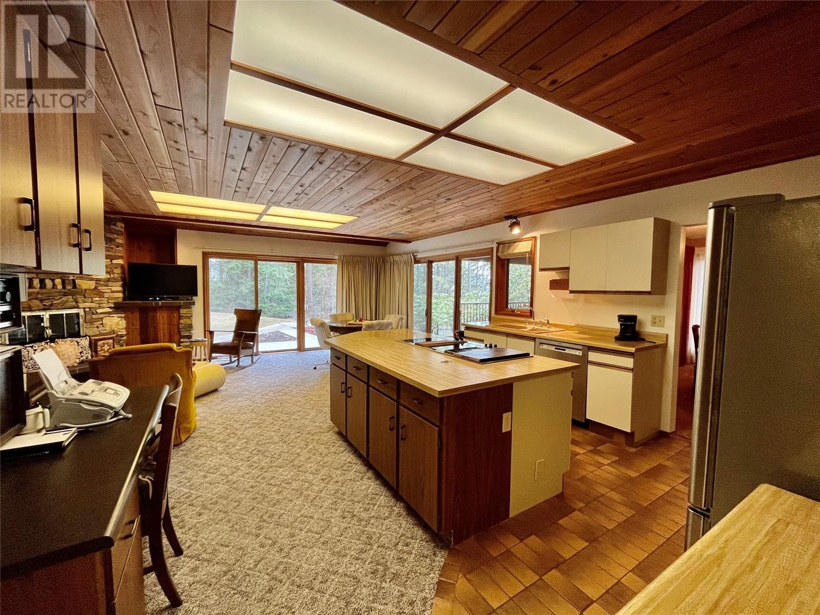 231 Glenacres Road, Nakusp, British Columbia  V0G 1R0 - Photo 18 - 10339305