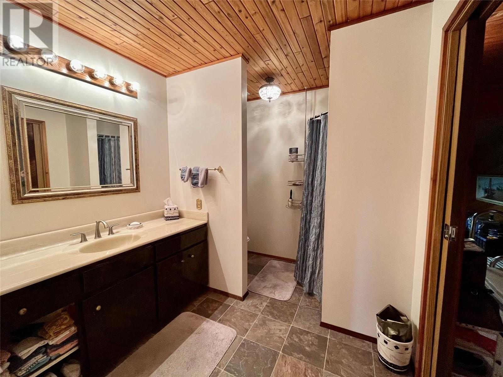 231 Glenacres Road, Nakusp, British Columbia  V0G 1R0 - Photo 25 - 10339305