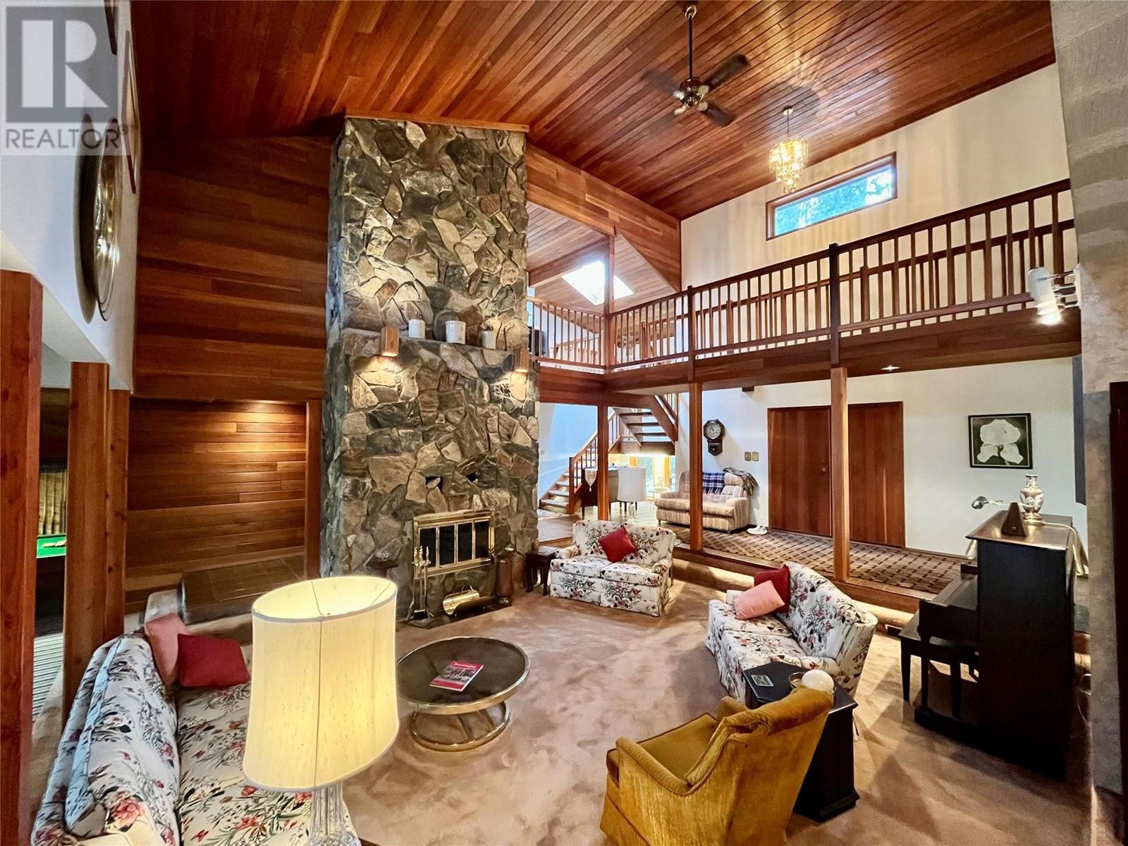 231 Glenacres Road, Nakusp, British Columbia  V0G 1R0 - Photo 4 - 10339305