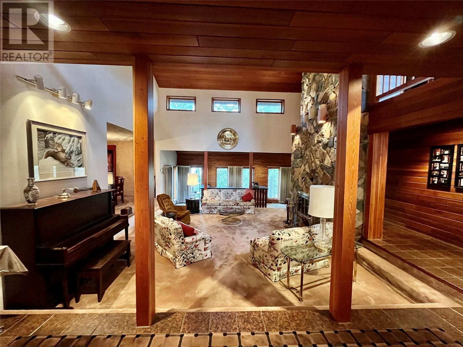 231 Glenacres Road, Nakusp, British Columbia  V0G 1R0 - Photo 6 - 10339305