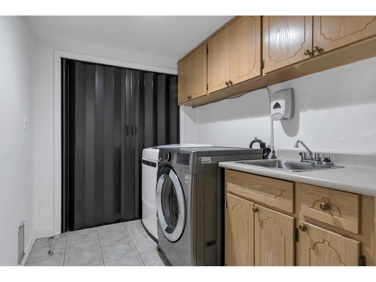 18822 63a Avenue, Surrey, British Columbia  V3S 7W3 - Photo 16 - R2962249