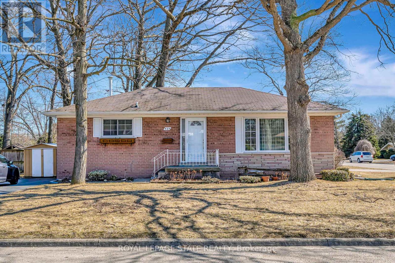 Property at 429 NORRIE CRESCENT image 1
